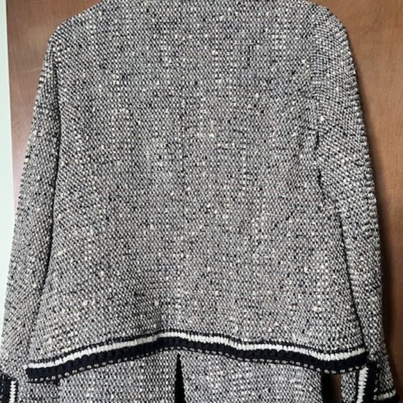 St. John Couture 2 piece Business Suit - Picture 3 of 6